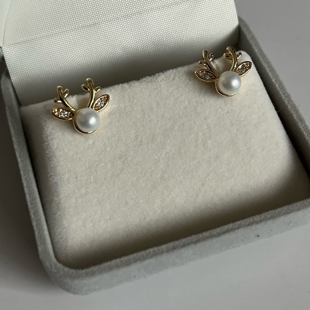Freshwater Pearl Reindeer Earrings